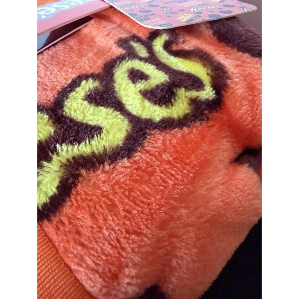 Reese’s Peanut Butter Cups Plush Throw Blanket 50x60 Hershey Licensed